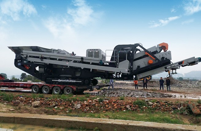 福建福州时产100吨建筑垃圾履带式移动破碎站